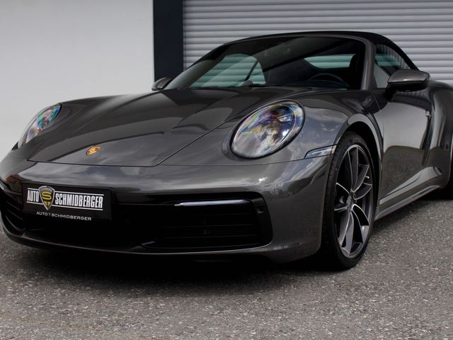Porsche 911 Carrera Cabriolet in Grau